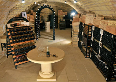 Display rack for champagne bottles in steel and wood, Dream arch in steel and shelves in steel and wood for storing wine bottles - Moselle (57)